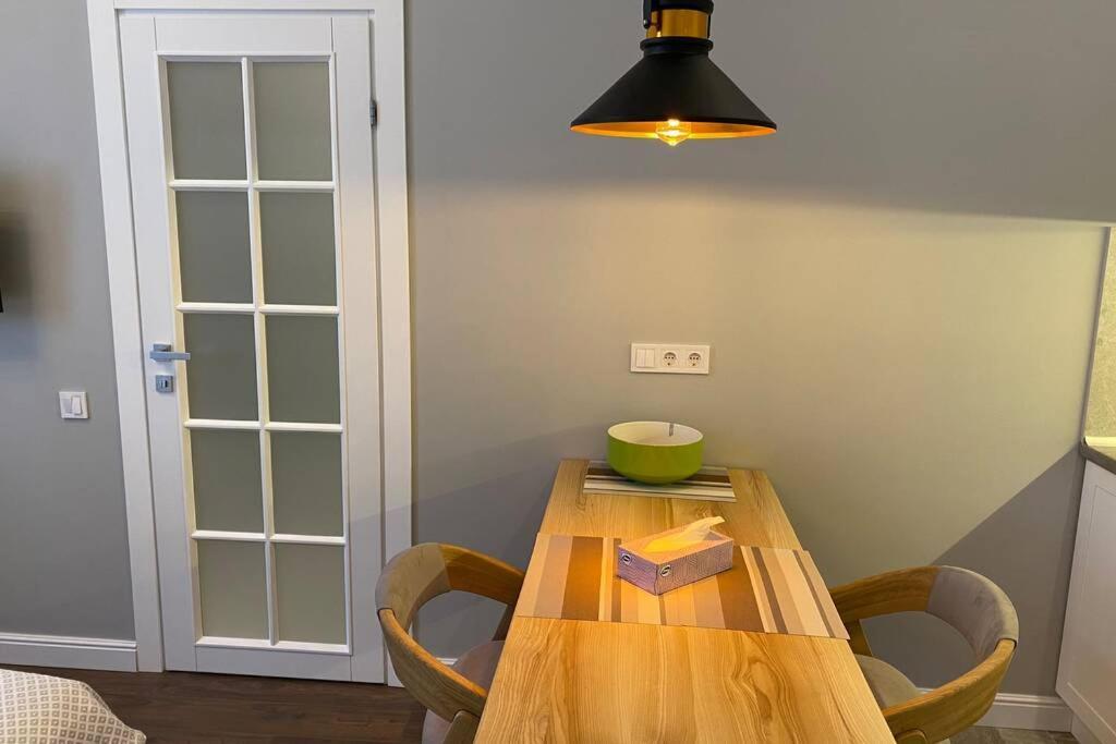 Hidden Gem With Its Own Private Entry At Lypky Apartamento Kiev Exterior foto